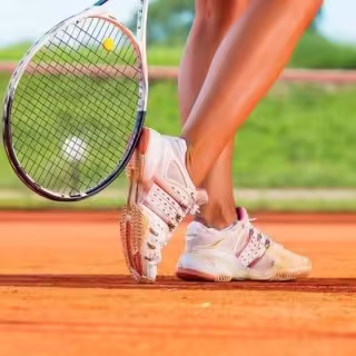 Incaltaminte pentru tenis si badminton