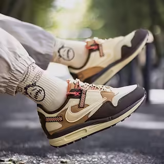 Adidasi Lifestyle pentru barbati