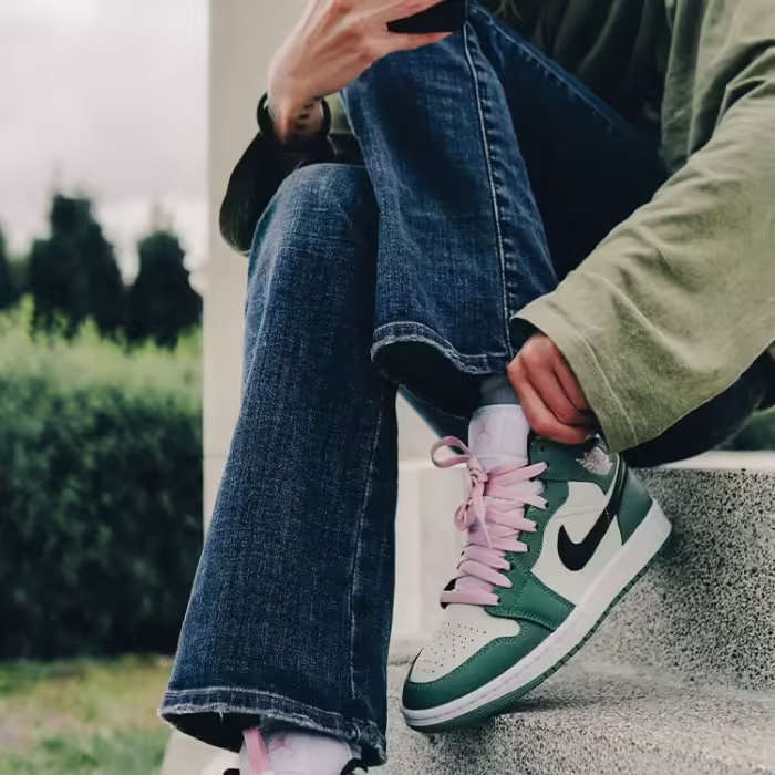 Incaltaminte Sport Nike WMNS AIR JORDAN 1 MID SE - 2