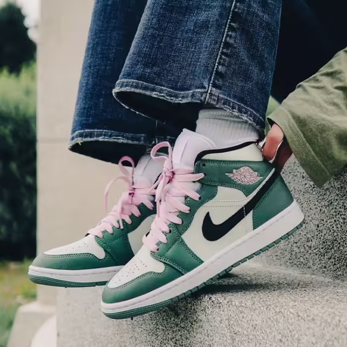 Incaltaminte Sport Nike WMNS AIR JORDAN 1 MID SE - 10