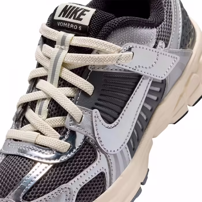 Incaltaminte Sport Nike VOMERO 5 - 8