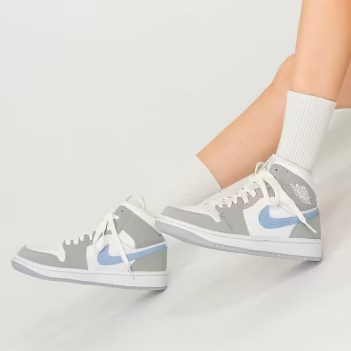 Incaltaminte Sport Nike WMNS AIR JORDAN 1 MID - 9