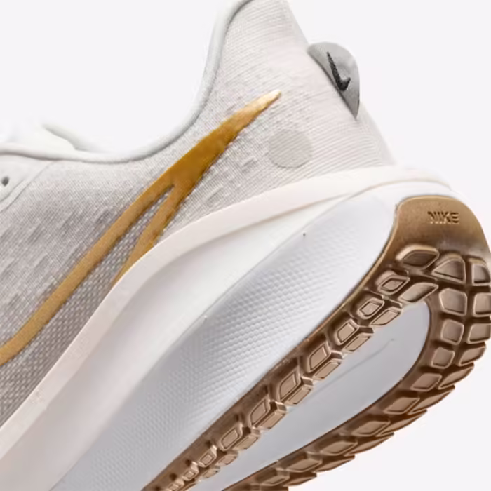 Кроссовки Nike W VOMERO 17 - 7