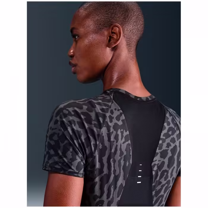 Футболка Nike W NK SWIFT NVLT DF SS TOP - 5