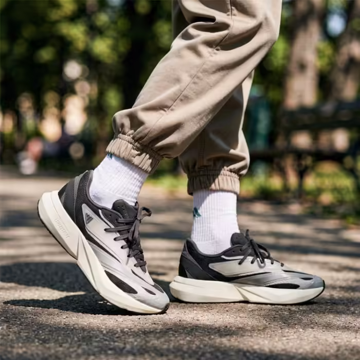 Incaltaminte Sport Adidas LIGHTBLAZE - 2