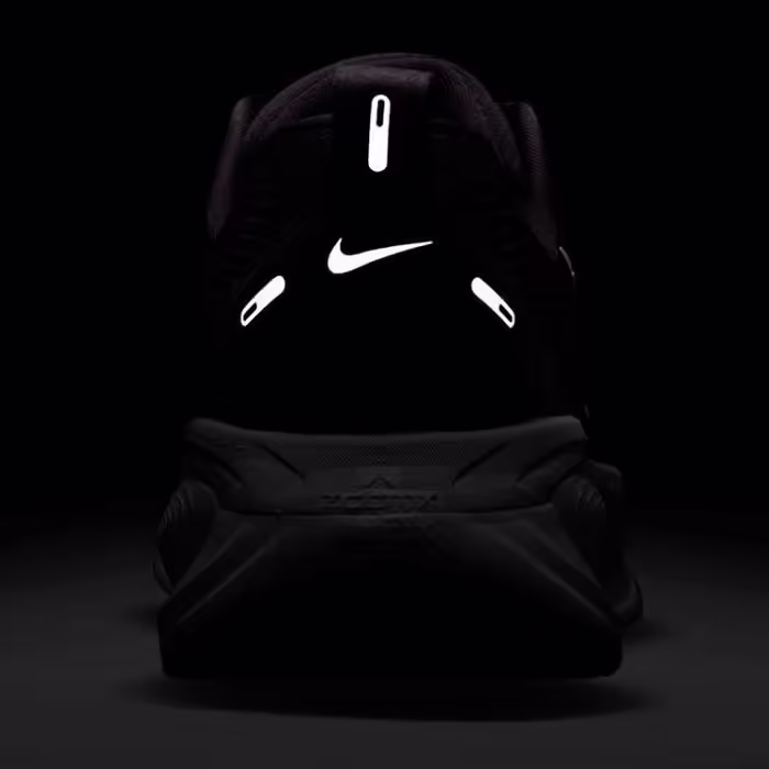 Кроссовки Nike VOMERO 18 - 6