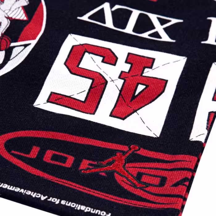 Sorti Nike JDB MJ ESSENTIALS FT AOP SHORT - 4