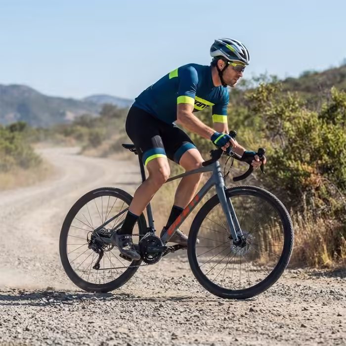Bicicleta de pietris GIANT Revolt 2 Gri - 7