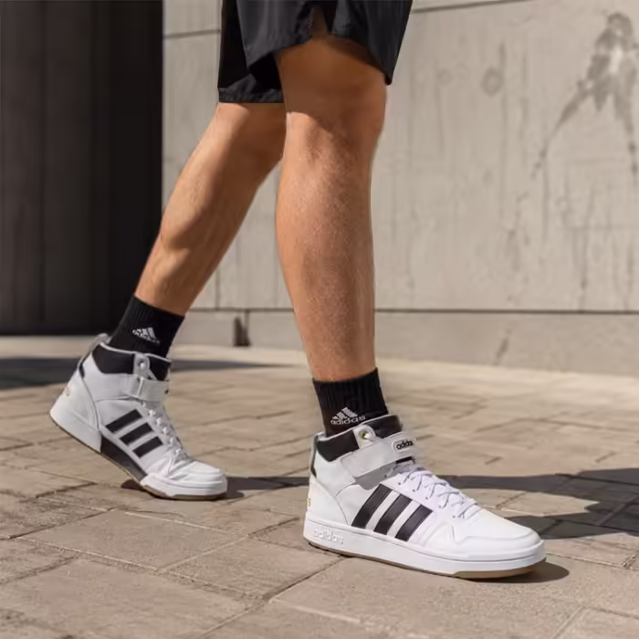 Incaltaminte Sport Adidas POSTMOVE MID Alb-negru 40.5 - 2