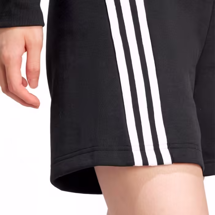 Sorti Adidas W FI 3S SHORT - 2