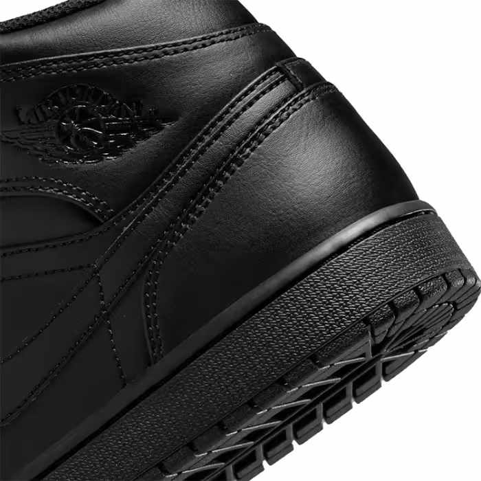 Incaltaminte Sport Nike AIR JORDAN 1 MID Negru 40.5 - 9