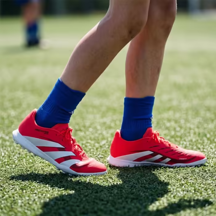 Ghete pentu fotbal Adidas PREDATOR LEAGUE TF J - 9