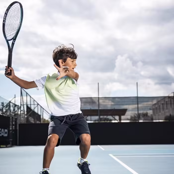 Racheta tenis de camp HEAD Gravity Jr.25 2025 Negru-albastru inchis Lungimea: 26 inch, Greutate: 240g, Manerul: 0 - 8