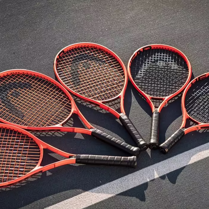 Racheta tenis de camp HEAD Radical Jr. 25 Rosu Lungimea: 25 inch, Greutate: 240g, Manerul: 0 - 7