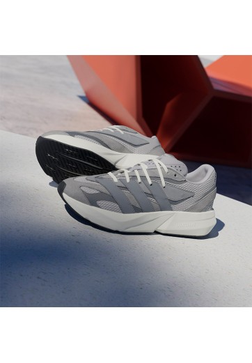 Кроссовки Adidas LIGHTBLAZE