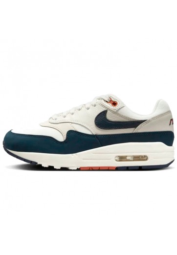 Кроссовки Nike WMNS AIR MAX 1 LX