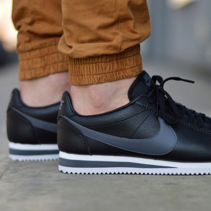 Incaltaminte Sport Nike CLASSIC CORTEZ LEATHER 749571-011 - 3