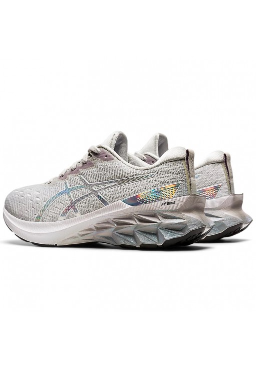 Кроссовки Asics NOVABLAST 2