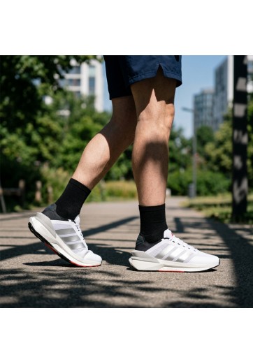 Кроссовки Adidas AVRYN