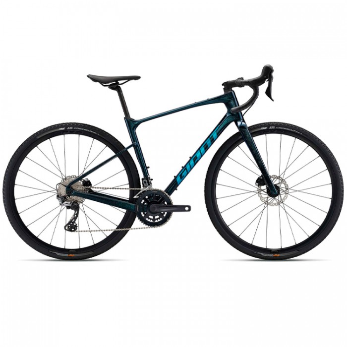 \r\nBicicleta de pietris GIANT Revolt Advanced 2 2202010146