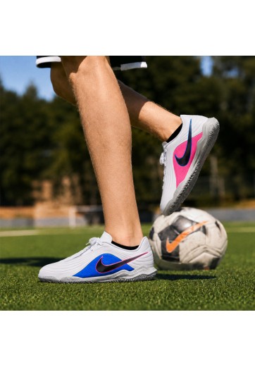 Ghete pentru fotbal Nike Tiempo Maestro Club IC