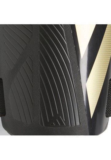 Футбольные щитки Adidas TIRO SG TRN