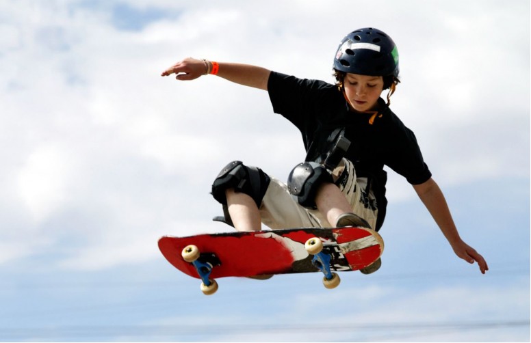 Правила безопасности при катании на роликах, самокатах и скейтбордах