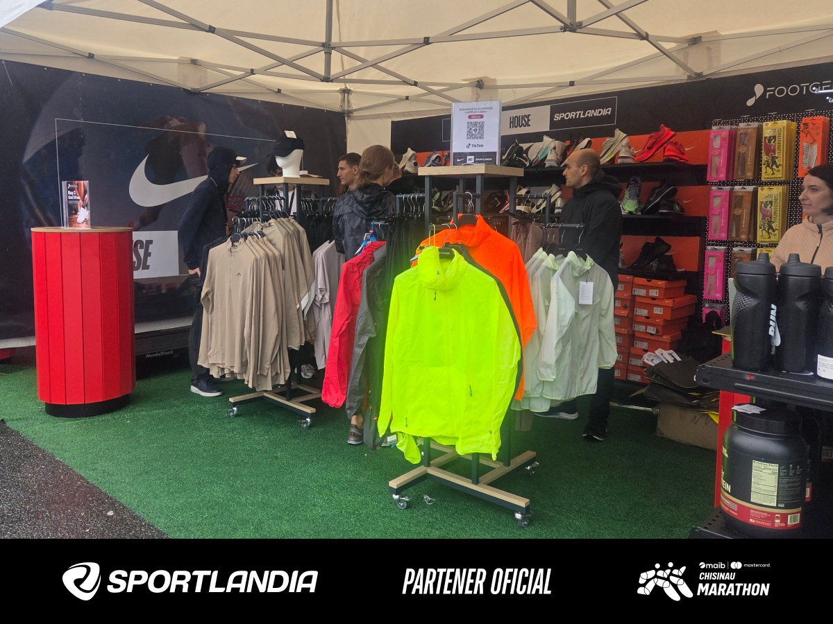 Экипировка и одежда в зоне Sportlandia × Nike на Chișinău Marathon 2026